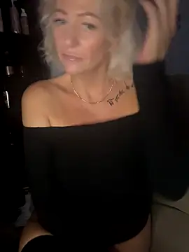 AlessasRoom online show from September 26, 2025, 6:31 am