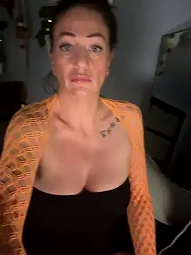 AlessasRoom online show from October 28, 2025, 6:34 am