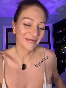 AlessasRoom online show from December 23, 2025, 9:30 am