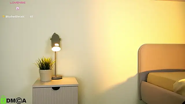 Snapshot of LittleOriana chatting on February 1, 2025, 10:34 pm LittleOriana online show from February 1, 2025, 10:34 pm