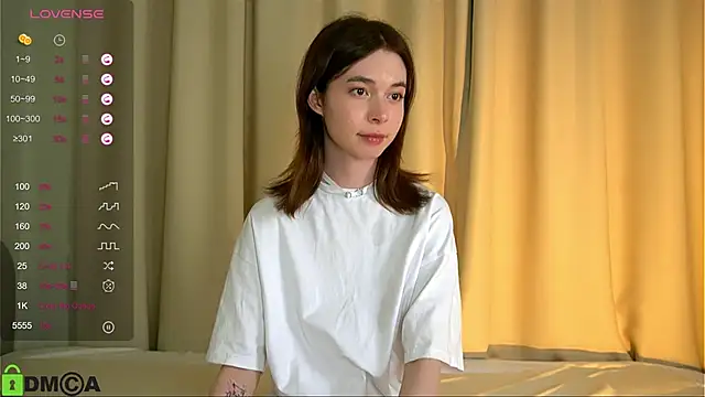 Snapshot of LittleOriana chatting on February 24, 2025, 12:41 am LittleOriana online show from February 24, 2025, 12:41 am