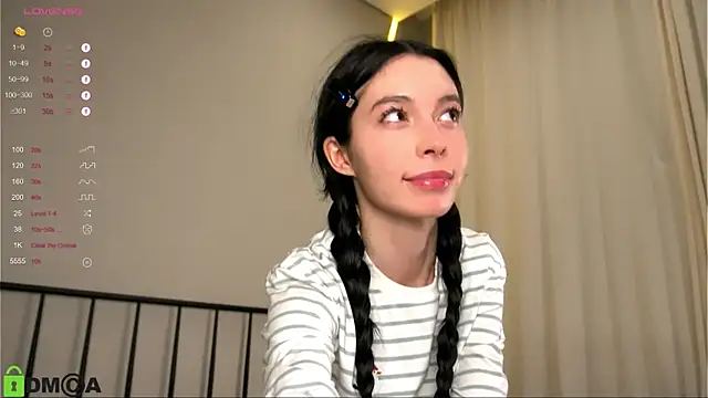 Snapshot of LittleOriana chatting on October 9, 2025, 2:34 am LittleOriana online show from October 9, 2025, 2:34 am