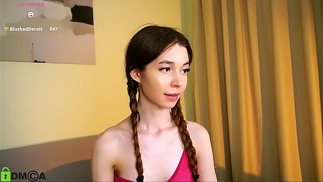 Snapshot of LittleOriana chatting on January 30, 2025, 6:43 pm LittleOriana online show from January 30, 2025, 6:43 pm