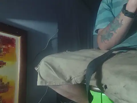 Snapshot of poesnuus999 chatting on April 15, 2026, 10:21 pm poesnuus999 online show from April 15, 2026, 10:21 pm