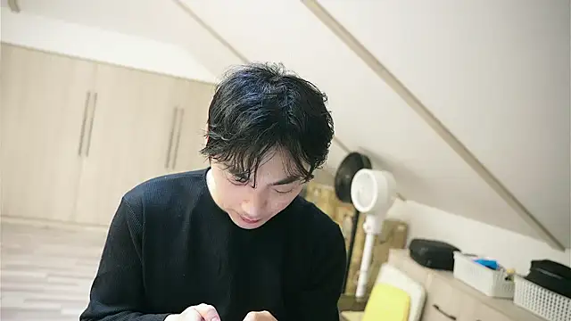 chinalover4199 online show from April 9, 2026, 2:24 am