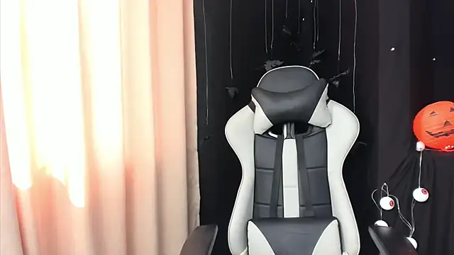 zimgil online show from November 8, 2025, 7:17 pm