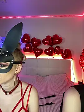 Snapshot of SOFYandMIKE chatting on March 20, 2025, 8:40 pm SOFYandMIKE online show from March 20, 2025, 8:40 pm