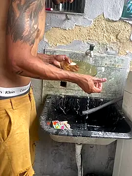 casalhot2533 online show from November 17, 2025, 12:53 pm