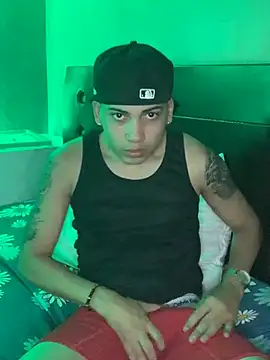 Snapshot of Br4ndxpimm chatting on January 16, 2025, 9:30 pm Br4ndxpimm online show from January 16, 2025, 9:30 pm