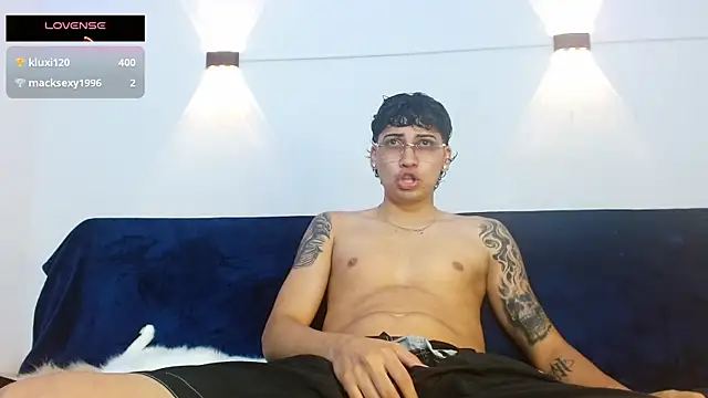 Snapshot of Br4ndxpimm chatting on October 31, 2025, 3:08 pm Br4ndxpimm online show from October 31, 2025, 3:08 pm