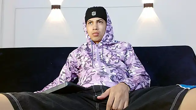 Snapshot of Br4ndxpimm chatting on October 11, 2025, 3:13 pm Br4ndxpimm online show from October 11, 2025, 3:13 pm