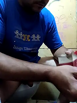 chinoxxx online show from October 19, 2025, 5:21 am