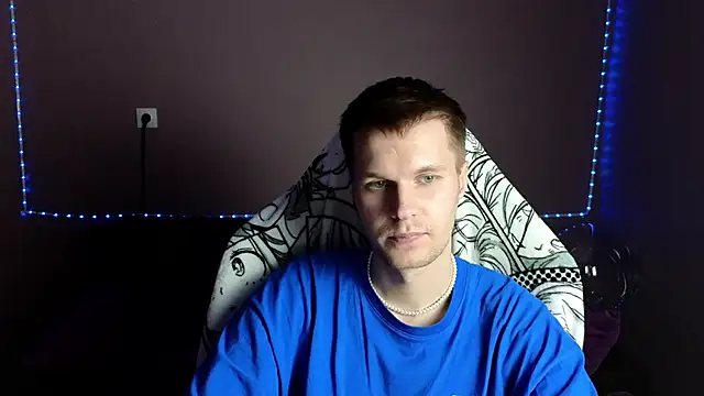 Leonnextdoor online show from January 3, 2025, 11:35 am