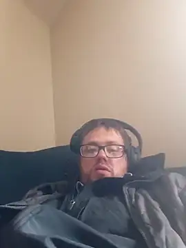 Snapshot of Tykessler34 chatting on October 31, 2025, 5:31 pm Tykessler34 online show from October 31, 2025, 5:31 pm