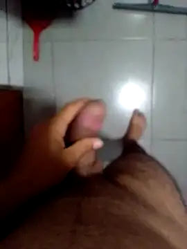 mlkpiranho25 online show from January 24, 2025, 5:21 pm