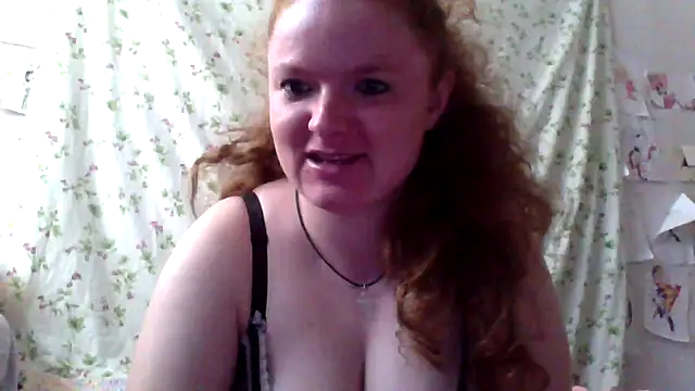 Snapshot of Rae_Jeannie chatting on May 5, 2026, 6:38 am Rae Jeannie online show from May 5, 2026, 6:38 am