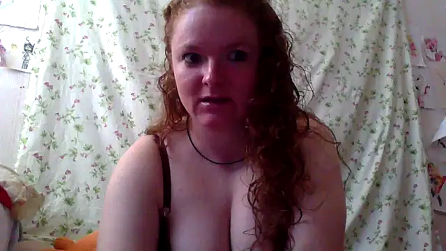 Snapshot of Rae_Jeannie chatting on April 15, 2026, 6:52 am Rae Jeannie online show from April 15, 2026, 6:52 am