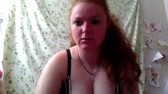 Snapshot of Rae_Jeannie chatting on May 6, 2026, 6:39 am Rae Jeannie online show from May 6, 2026, 6:39 am