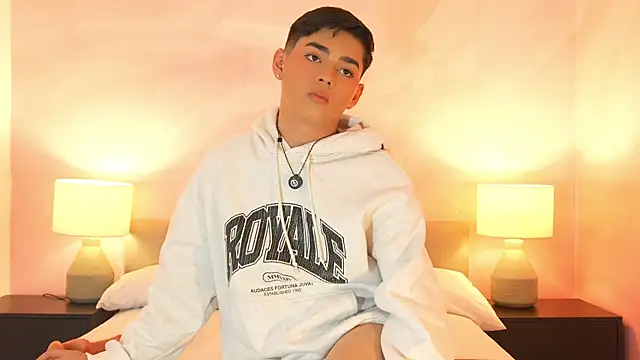 Maxi little online show from June 5, 2026, 7:52 pm