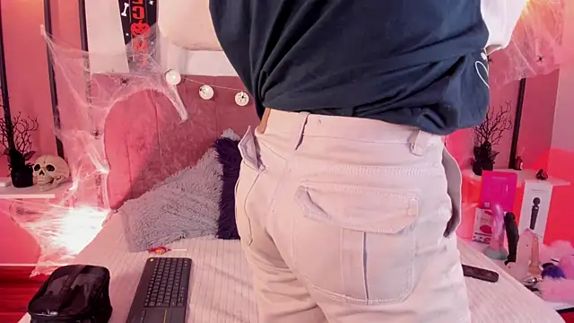 Nathalia Stone online show from October 4, 2025, 5:14 pm