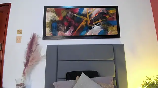 EloiseQuinn online show from October 15, 2025, 1:08 pm