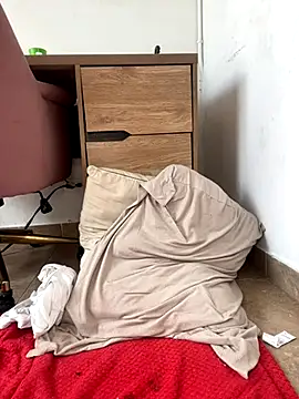 Ninabrunette18 online show from October 18, 2025, 3:36 pm