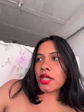 Snapshot of Ninabrunette18 chatting on April 23, 2026, 1:02 pm Ninabrunette18 online show from April 23, 2026, 1:02 pm