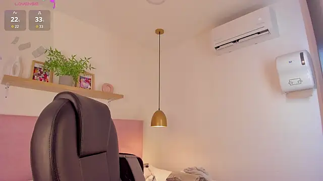 Snapshot of violeta_candyy_ chatting on June 26, 2026, 10:48 pm violeta candyy online show from June 26, 2026, 10:48 pm