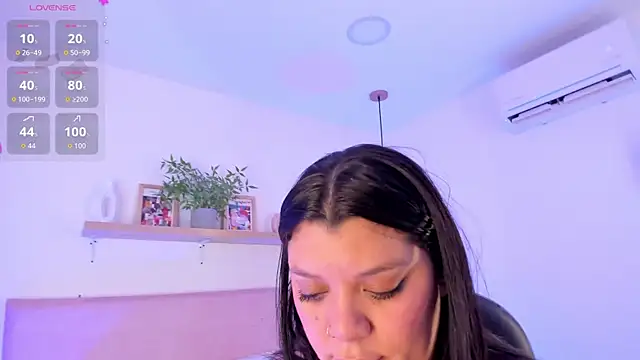 Snapshot of violeta_candyy_ chatting on July 4, 2026, 8:13 pm violeta candyy online show from July 4, 2026, 8:13 pm