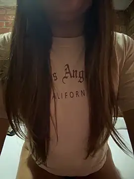 Snapshot of lunagonzales_lima_2007 chatting on December 19, 2025, 2:26 am lunagonzales lima 2007 online show from December 19, 2025, 2:26 am