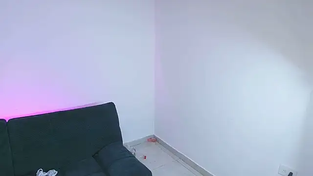 Sky Intimate online show from October 18, 2025, 1:18 am