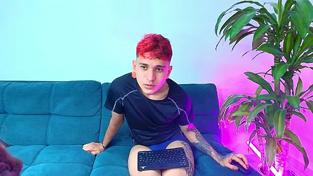 Snapshot of Sky_Intimate chatting on February 18, 2025, 12:37 am Sky Intimate online show from February 18, 2025, 12:37 am