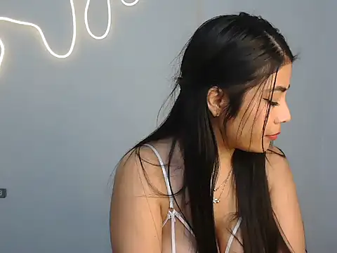 conejita linda online show from January 24, 2025, 2:49 am