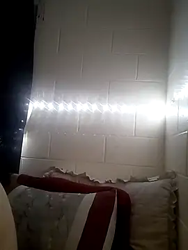 Snapshot of k1oudE chatting on March 17, 2026, 9:45 am k1oudE online show from March 17, 2026, 9:45 am