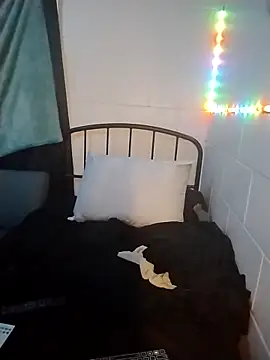 Snapshot of k1oudE chatting on March 31, 2026, 3:14 pm k1oudE online show from March 31, 2026, 3:14 pm