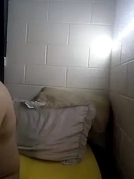 Snapshot of k1oudE chatting on March 10, 2026, 8:18 am k1oudE online show from March 10, 2026, 8:18 am