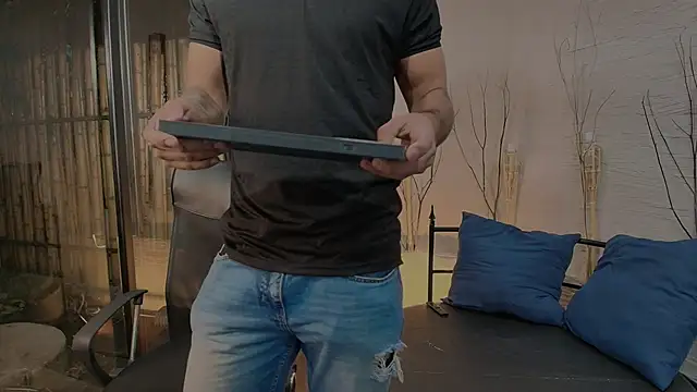 Snapshot of MarcoVitto chatting on October 8, 2025, 11:23 am MarcoVitto online show from October 8, 2025, 11:23 am