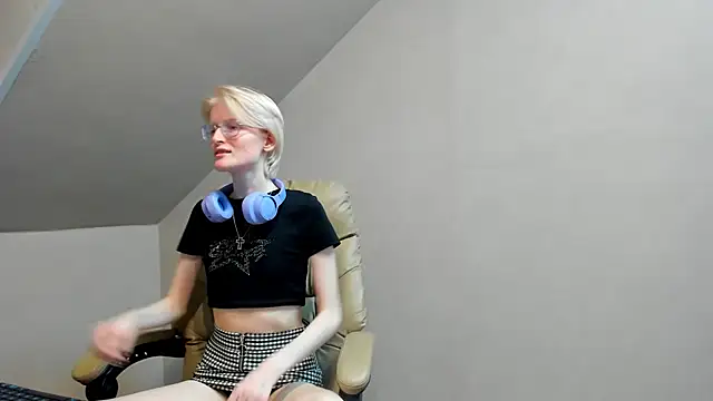 Snapshot of ElizabethHarpper chatting on March 21, 2025, 1:56 pm ElizabethHarpper online show from March 21, 2025, 1:56 pm