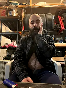 Faded-Solo online show from November 19, 2025, 4:01 am