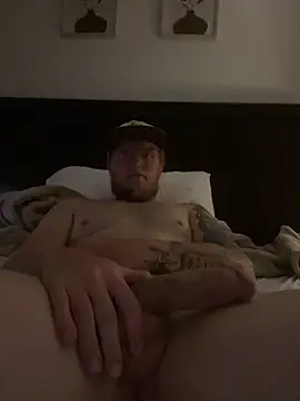 Snapshot of tcadle1824 chatting on April 4, 2026, 2:29 am tcadle1824 online show from April 4, 2026, 2:29 am