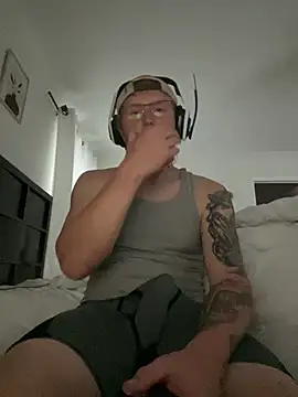 Snapshot of tcadle1824 chatting on March 22, 2026, 11:17 pm tcadle1824 online show from March 22, 2026, 11:17 pm