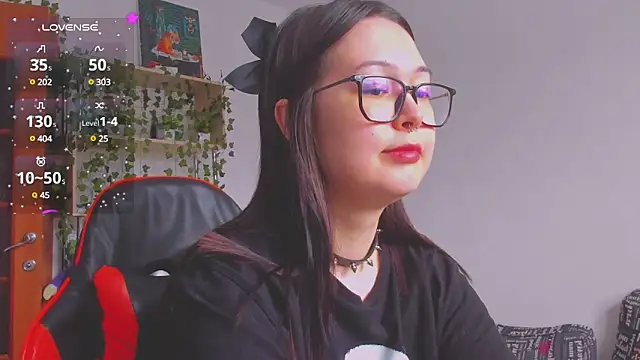 kittenrisha online show from March 12, 2025, 6:29 am