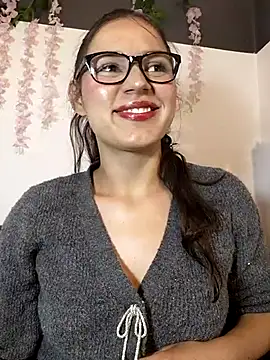 Snapshot of Danni_shy chatting on March 13, 2026, 11:21 pm Danni shy online show from March 13, 2026, 11:21 pm