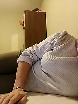 Snapshot of derya35 chatting on February 15, 2025, 3:06 pm derya35 online show from February 15, 2025, 3:06 pm