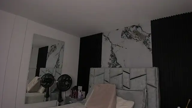 Snapshot of daniiphoeniixx chatting on March 3, 2025, 7:28 pm daniiphoeniixx online show from March 3, 2025, 7:28 pm