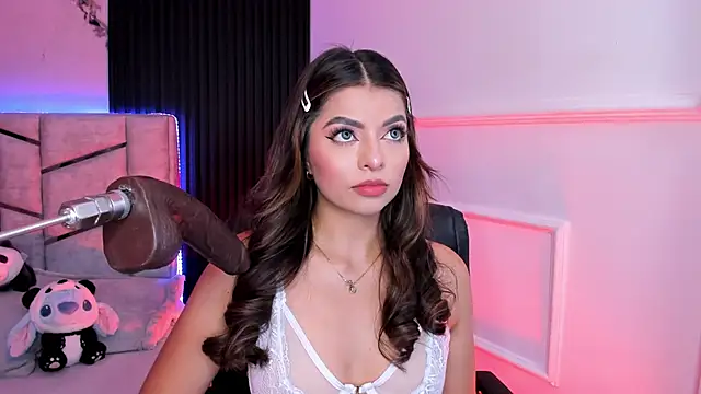 Snapshot of daniiphoeniixx chatting on October 24, 2025, 7:35 pm daniiphoeniixx online show from October 24, 2025, 7:35 pm