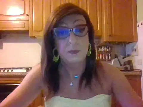 Tiabet online show from November 27, 2025, 8:20 pm