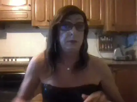 Snapshot of Tiabet chatting on June 24, 2026, 7:55 pm Tiabet online show from June 24, 2026, 7:55 pm