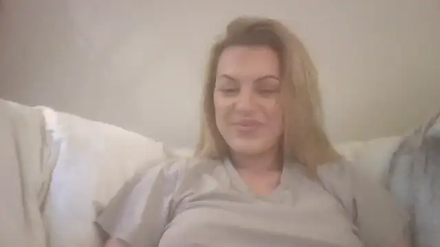 Snapshot of Gigi-Honey chatting on November 22, 2025, 3:11 pm Gigi-Honey online show from November 22, 2025, 3:11 pm