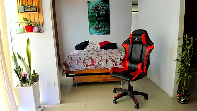 Snapshot of Adam_Valenciia chatting on November 6, 2025, 4:22 pm Adam Valenciia online show from November 6, 2025, 4:22 pm